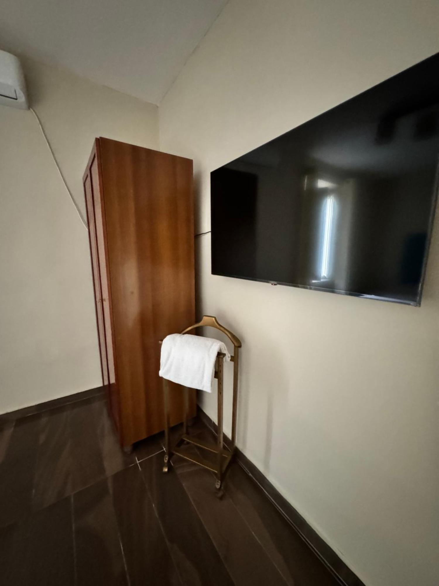 Room Station Giulia Napoli Esterno foto